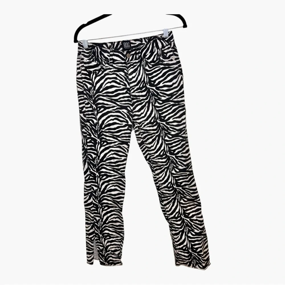 BDG Zebra Print Straight Leg Mid Rise Jeans Cool Girl Y2K Indie Size 27